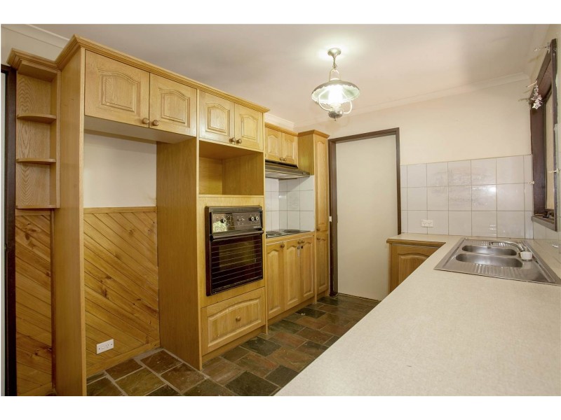 8 Dixon Court, Lara VIC 3212