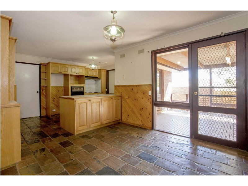 8 Dixon Court, Lara VIC 3212