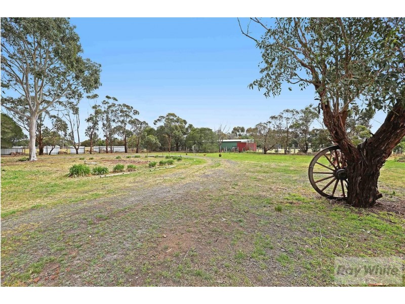 90 Alison Drive, Lara VIC 3212