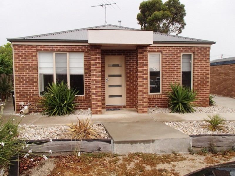 1/3 Enfield Close, Corio VIC 3214
