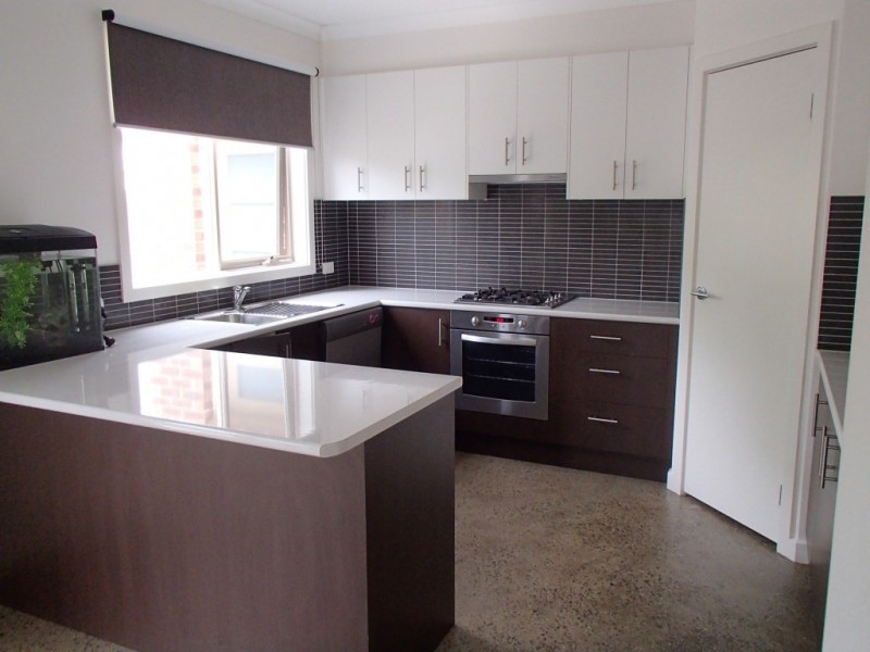 1/3 Enfield Close, Corio VIC 3214