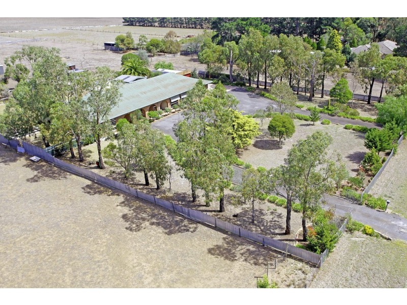 35 Edgerton Road, Lovely Banks VIC 3221