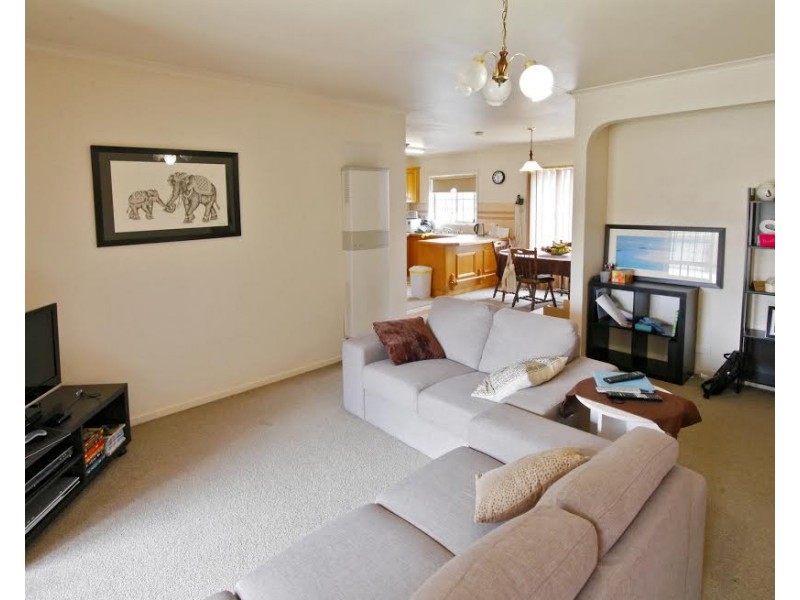 2/145 Torquay Road, Grovedale VIC 3216