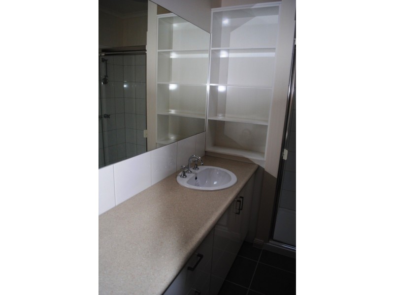 2/21 Kyema Drive, Lara VIC 3212