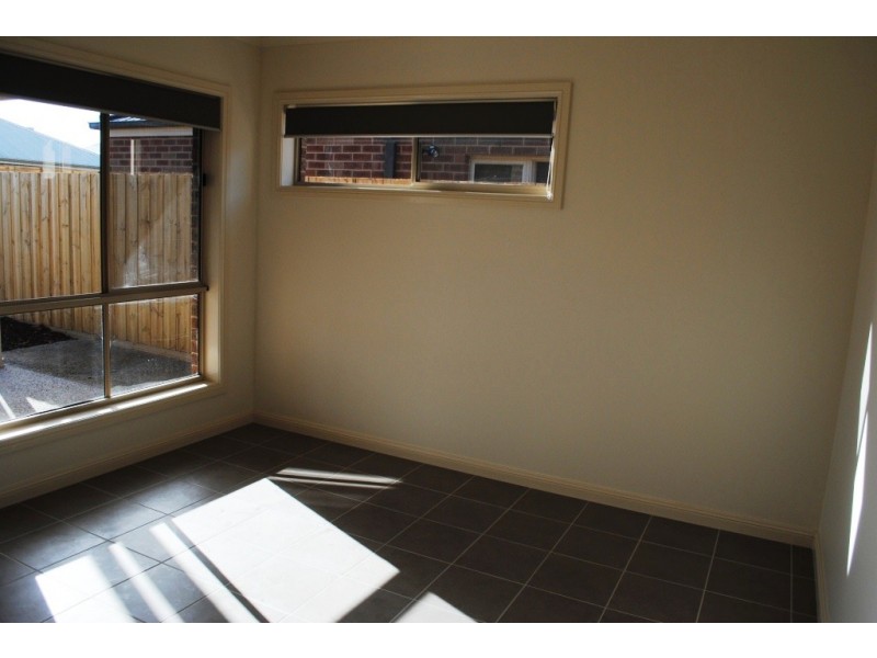 2/21 Kyema Drive, Lara VIC 3212