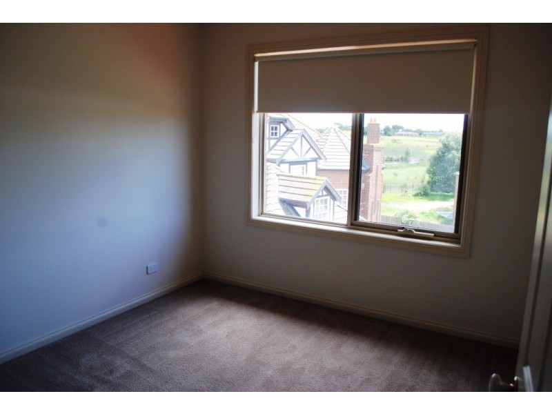 1/5 Scarlett Grove, Lara VIC 3212