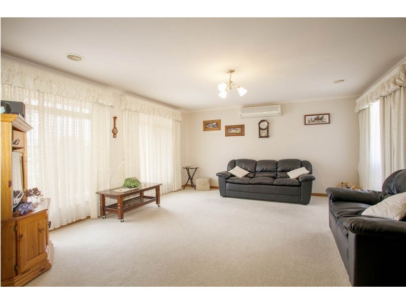 60 Canterbury Road East, Lara VIC 3212