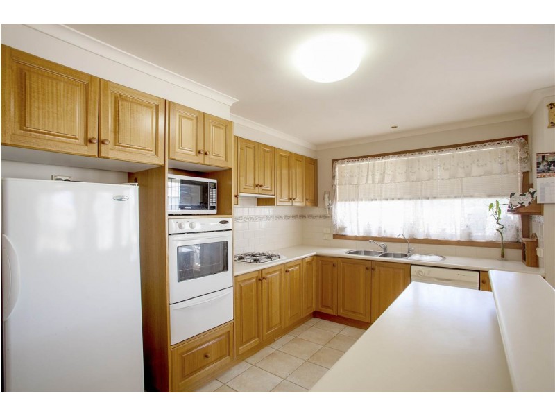 60 Canterbury Road East, Lara VIC 3212