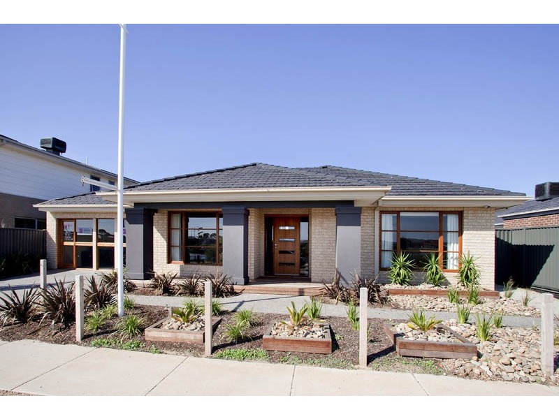 85 Eastlakes Boulevard, Lara VIC 3212