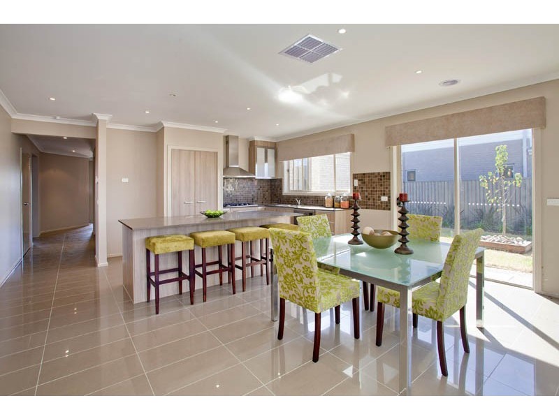 85 Eastlakes Boulevard, Lara VIC 3212