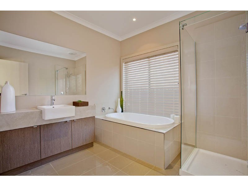 85 Eastlakes Boulevard, Lara VIC 3212