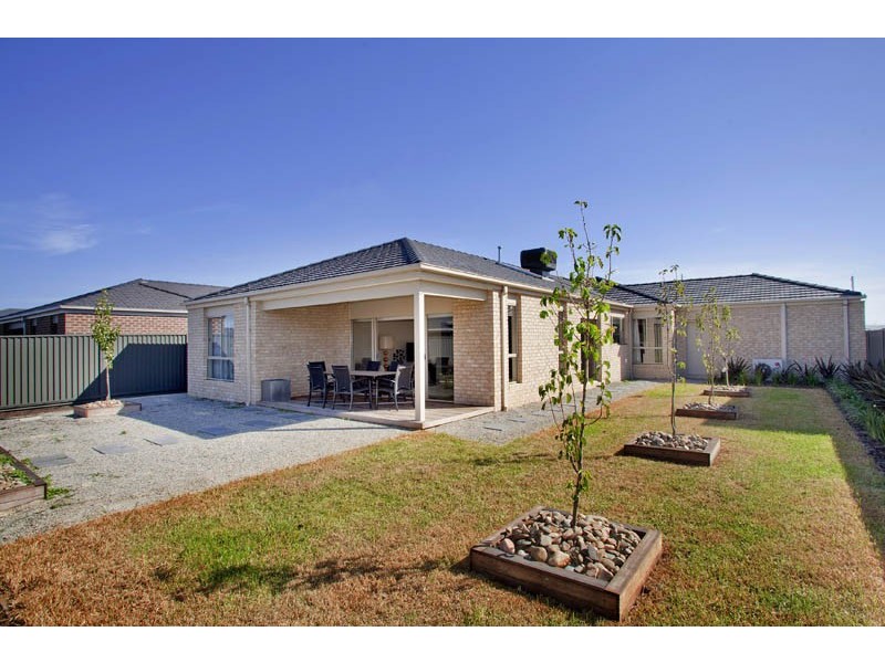 85 Eastlakes Boulevard, Lara VIC 3212