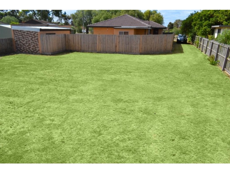 2/20 Station Lake Road, Lara VIC 3212