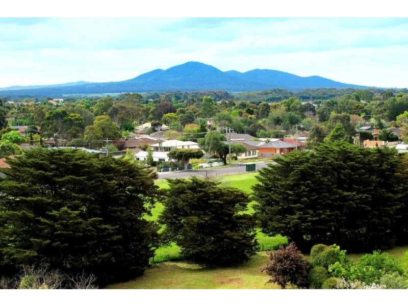 2/20 Station Lake Road, Lara VIC 3212