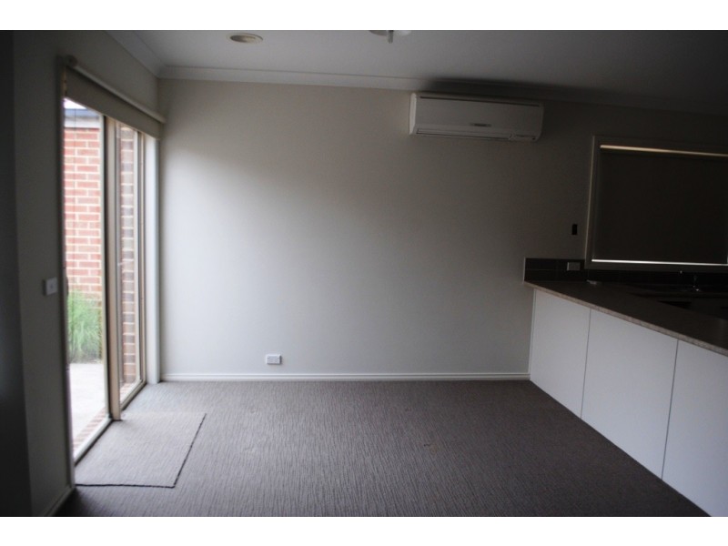 1/18 Turner Avenue, Lara VIC 3212