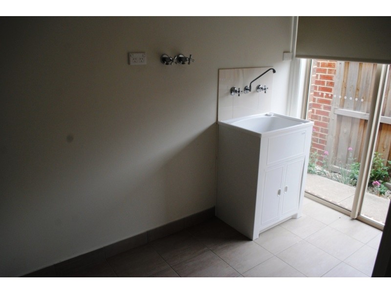 1/18 Turner Avenue, Lara VIC 3212