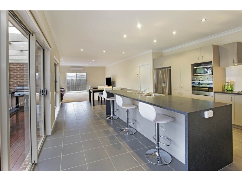 19 Canterbury Road East, Lara VIC 3212