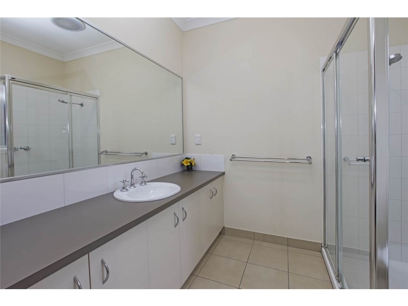 19 Canterbury Road East, Lara VIC 3212