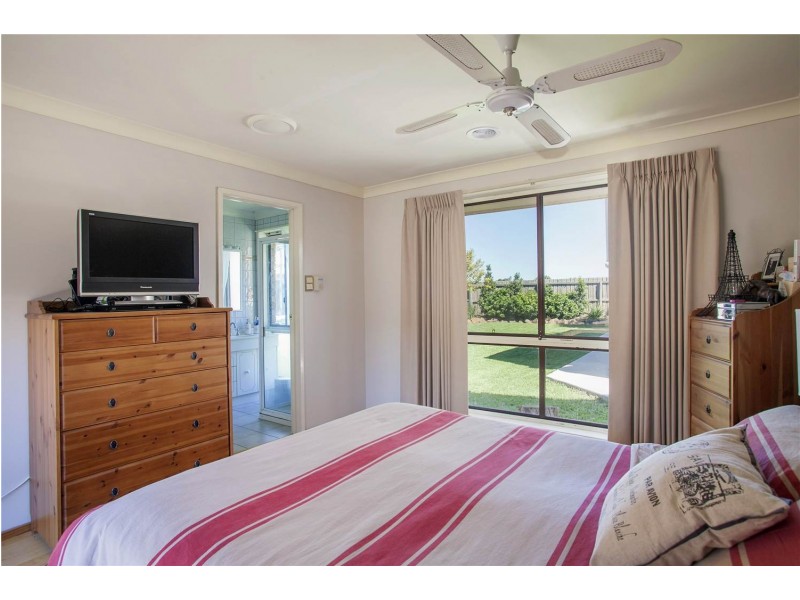 53 Smeaton Close, Lara VIC 3212