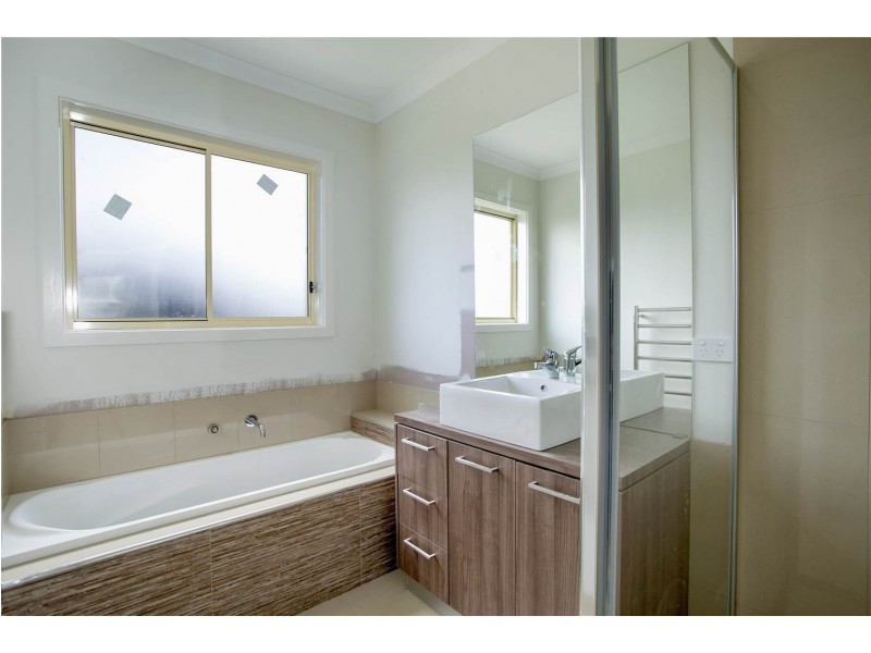 3 Wood Duck Court, Lara VIC 3212