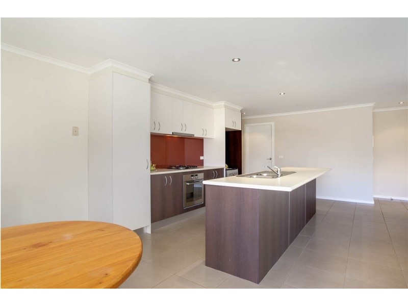 2/26 Benjamin Drive, Lara VIC 3212