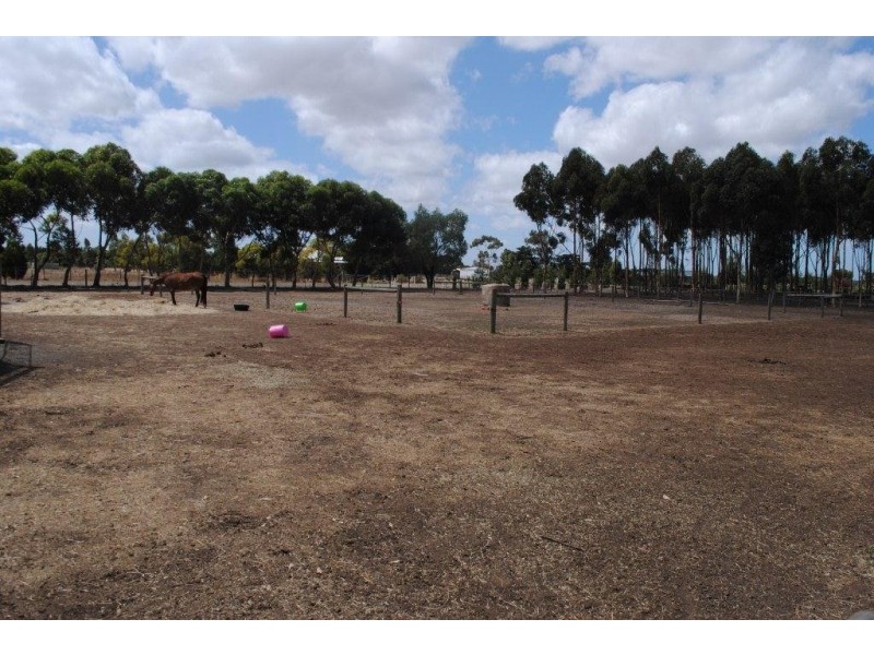 40 West Gateway, Lara VIC 3212