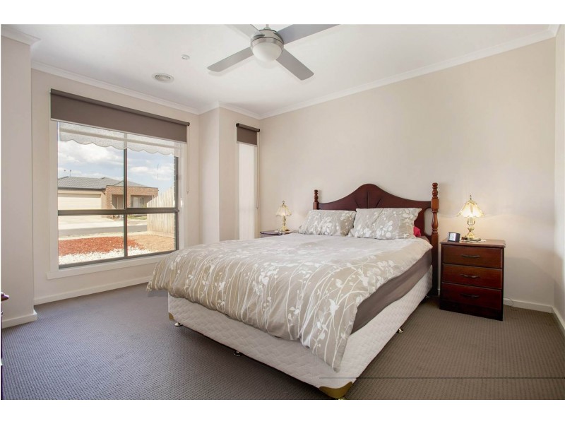 13 Canopus Crescent, Lara VIC 3212