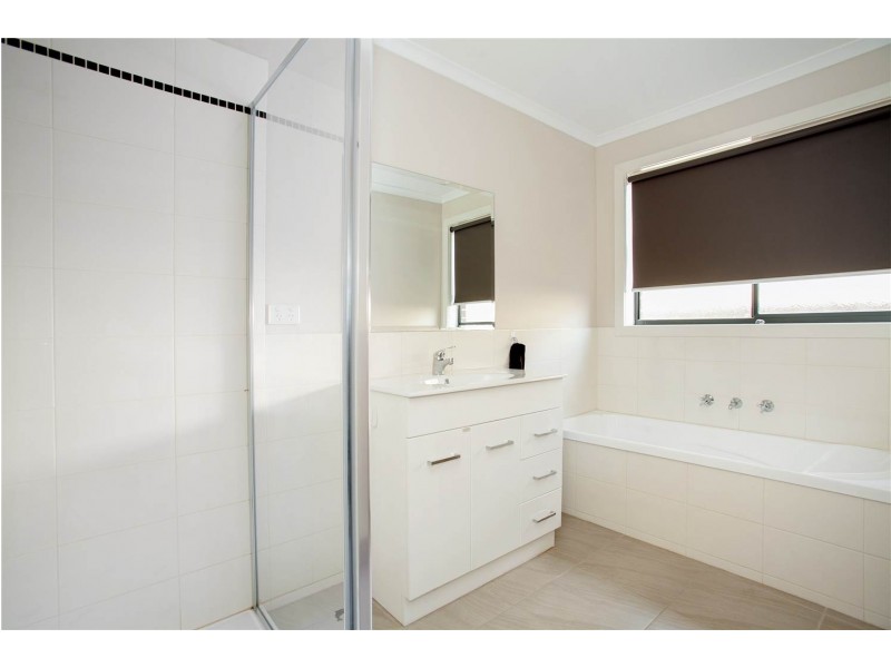 13 Canopus Crescent, Lara VIC 3212