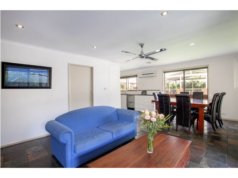 42 McClelland Avenue, Lara VIC 3212