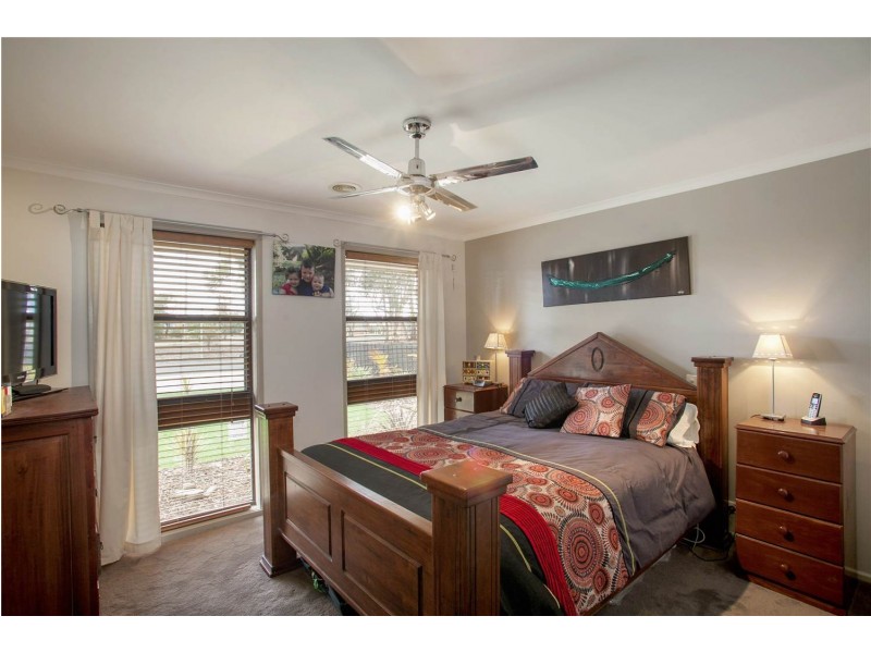 42 McClelland Avenue, Lara VIC 3212