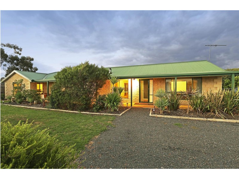 37 Flinders Street, Little River VIC 3211