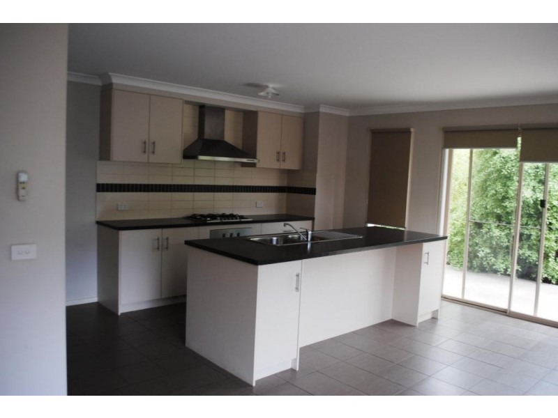 1/97 Flinders Avenue, Lara VIC 3212