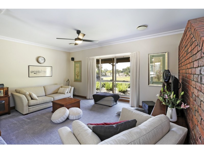 21 Thomas Road, Lara VIC 3212