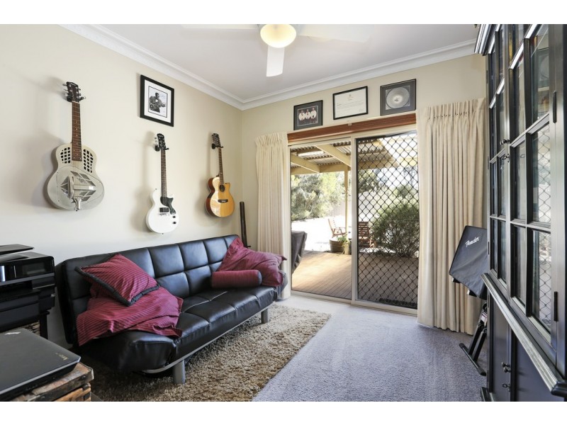 21 Thomas Road, Lara VIC 3212