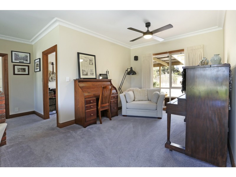 21 Thomas Road, Lara VIC 3212