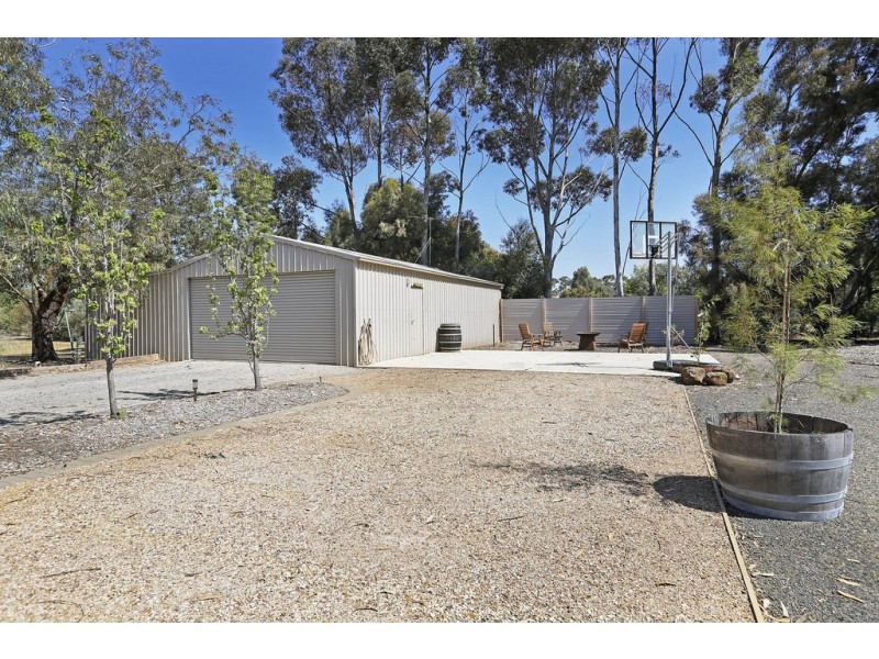 21 Thomas Road, Lara VIC 3212