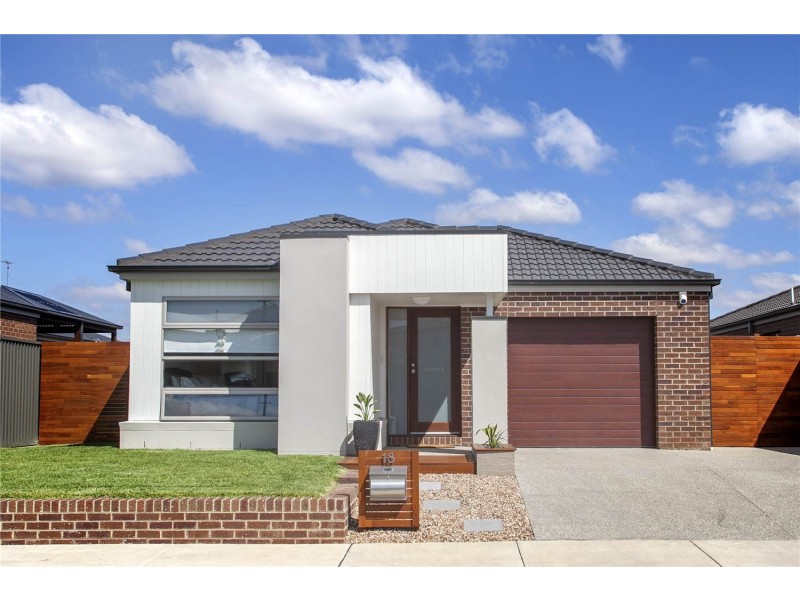 18 Cape Barron Drive, Lara VIC 3212