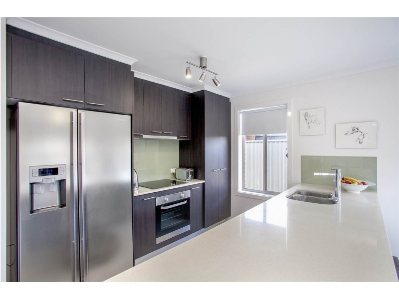 18 Cape Barron Drive, Lara VIC 3212