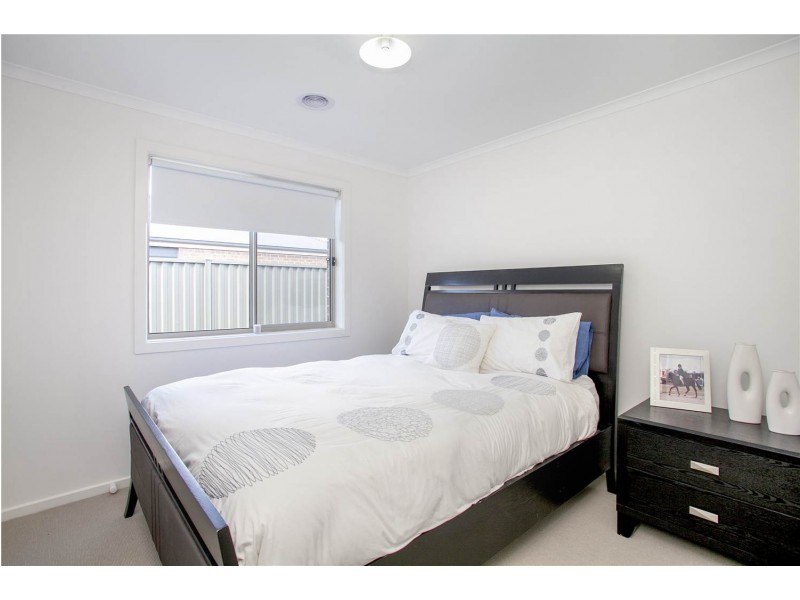 18 Cape Barron Drive, Lara VIC 3212