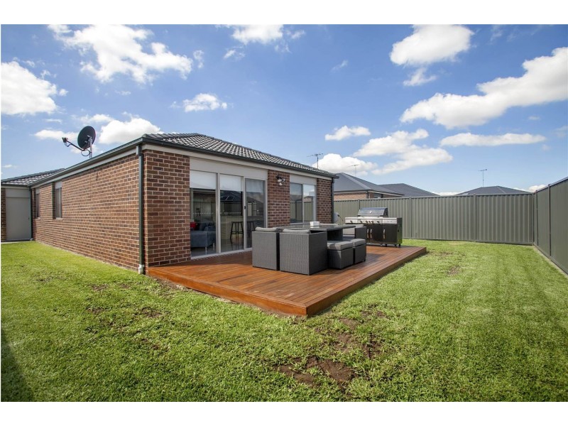 18 Cape Barron Drive, Lara VIC 3212