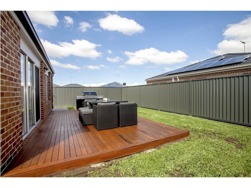 18 Cape Barron Drive, Lara VIC 3212