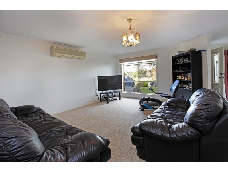 15 Lipson Drive, Lara VIC 3212