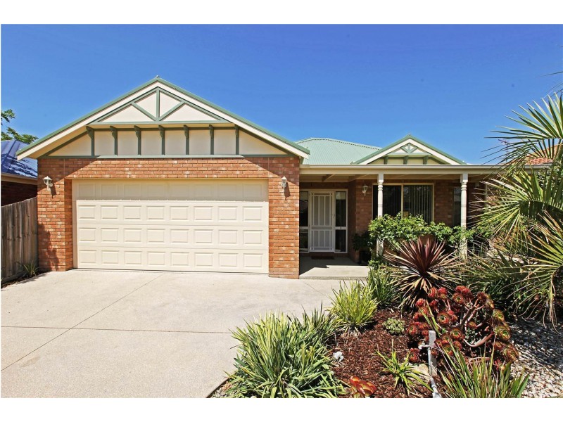 8 Hailar Lane, Lara VIC 3212