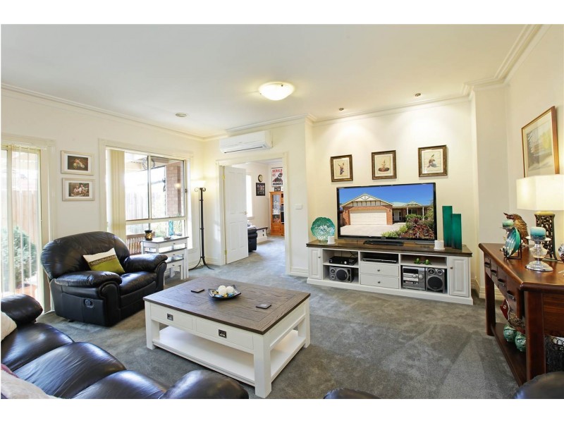 8 Hailar Lane, Lara VIC 3212