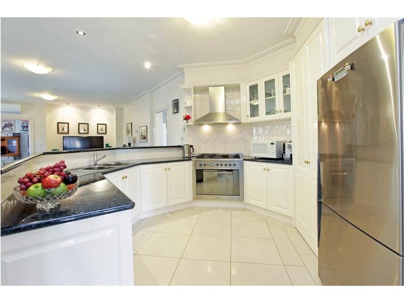 8 Hailar Lane, Lara VIC 3212