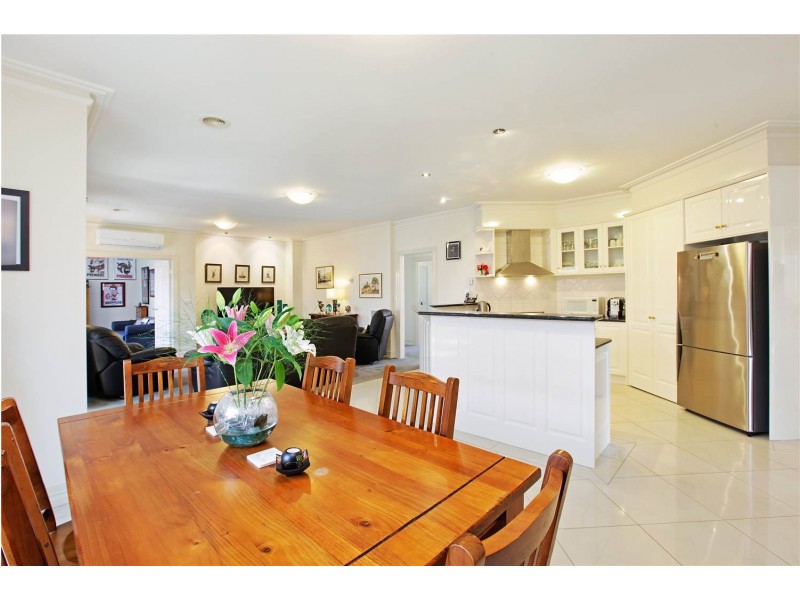 8 Hailar Lane, Lara VIC 3212