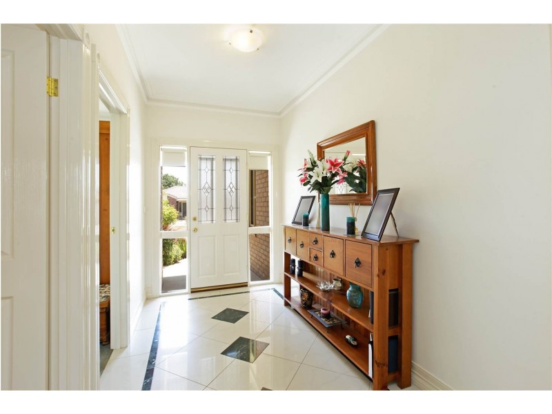 8 Hailar Lane, Lara VIC 3212