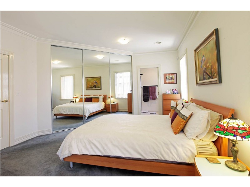 8 Hailar Lane, Lara VIC 3212