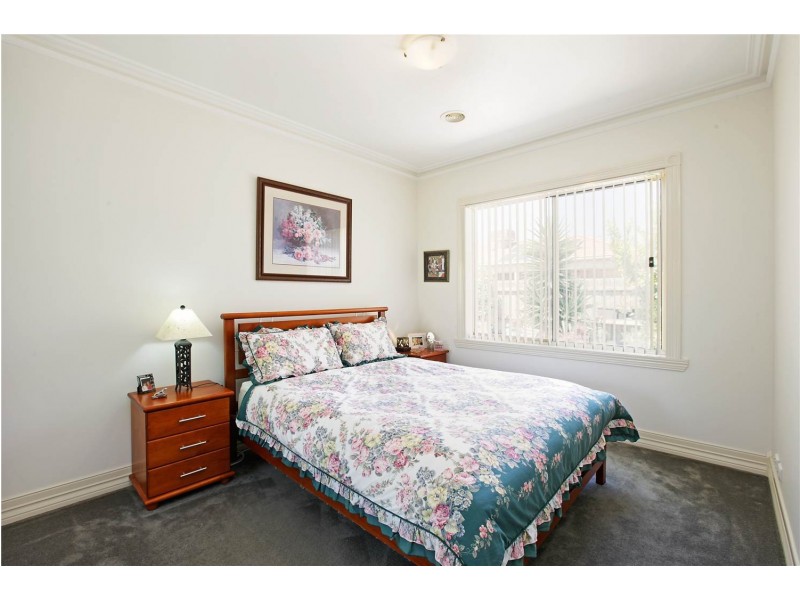 8 Hailar Lane, Lara VIC 3212