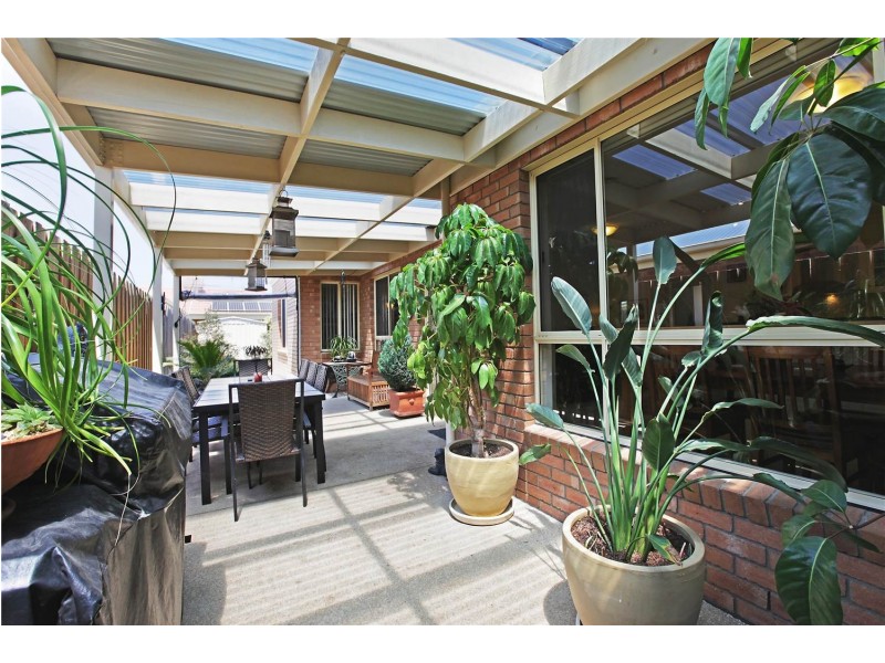 8 Hailar Lane, Lara VIC 3212